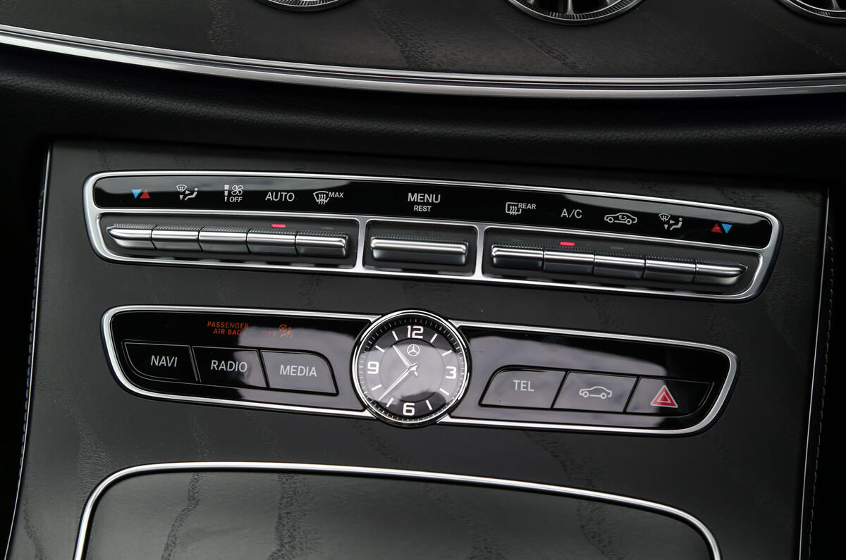 Mercedes-Benz E-Class Coupé climate controls