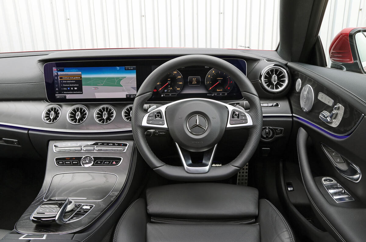 Mercedes-Benz E-Class Coupé dashboard