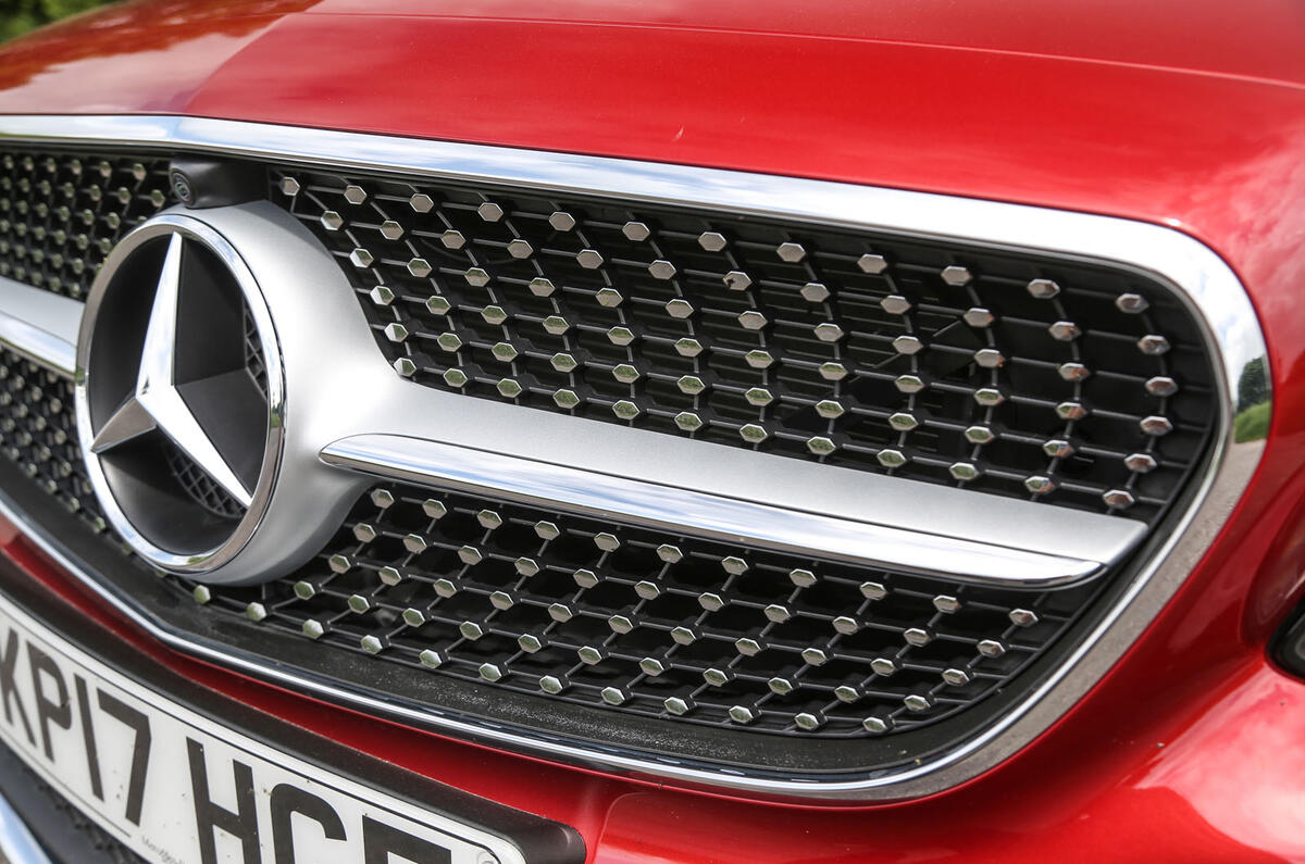 Mercedes-Benz E-Class Coupé front diamond grille