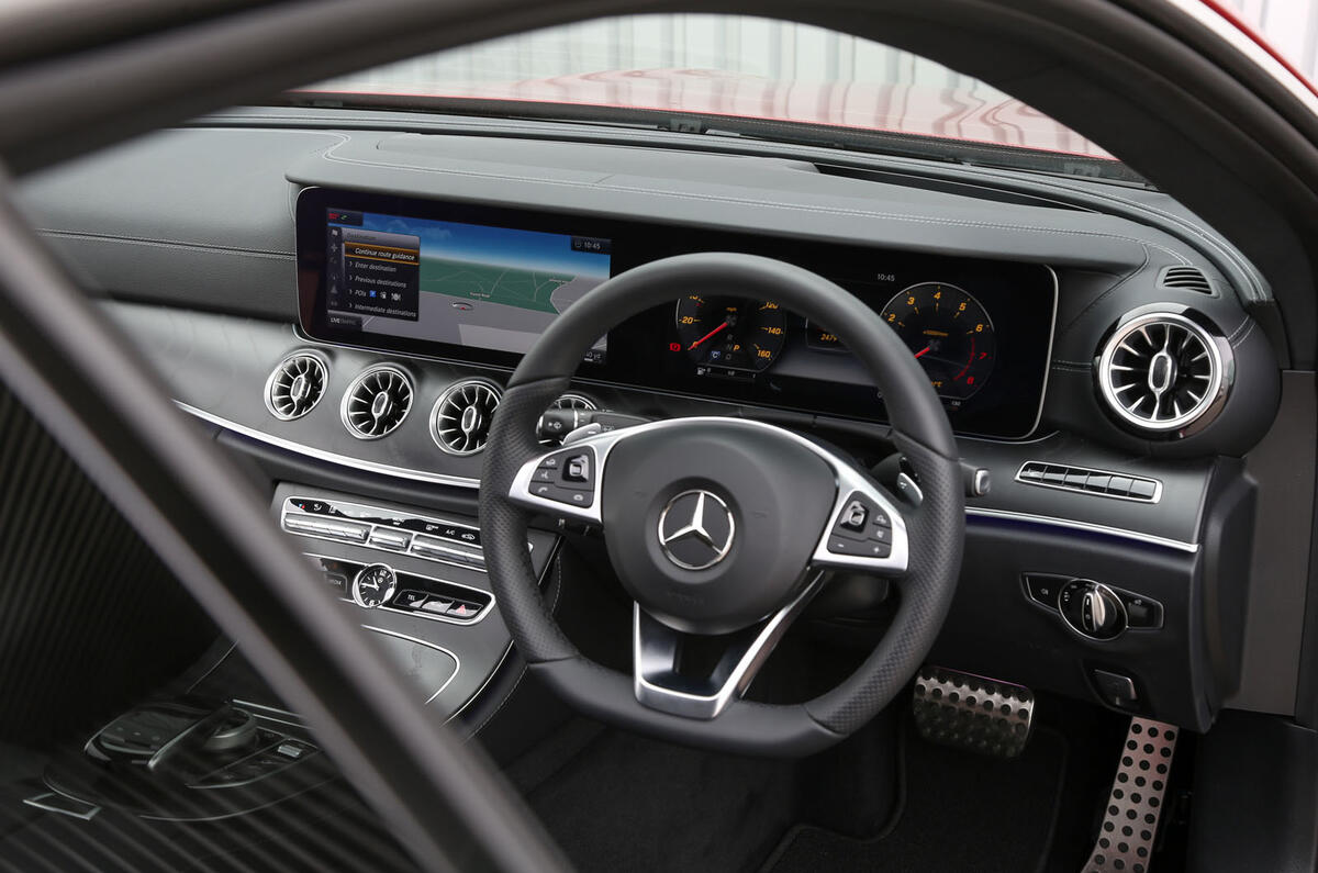 Mercedes-Benz E-Class Coupé steering wheel