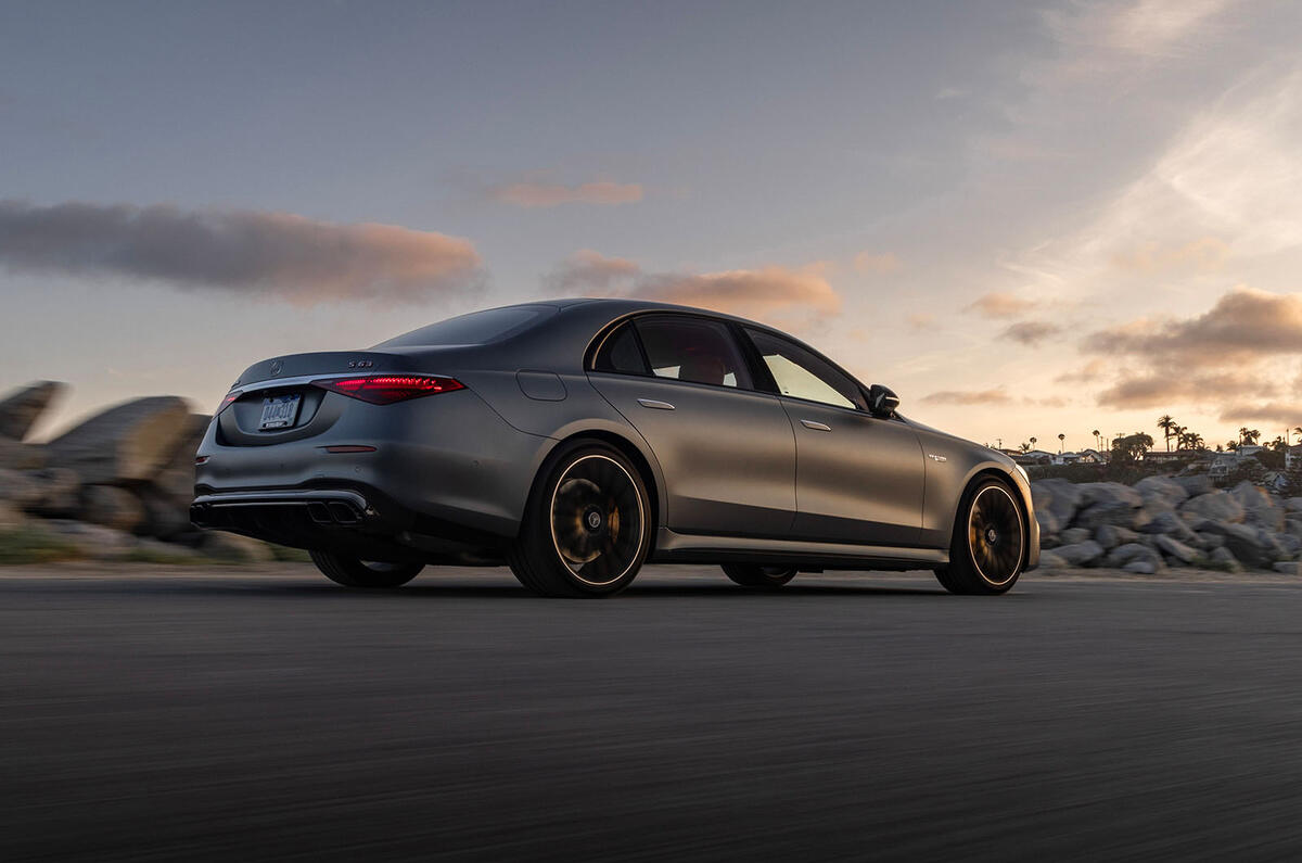 mercedes benz s63 avis 2023 04 suivi de l'arriere