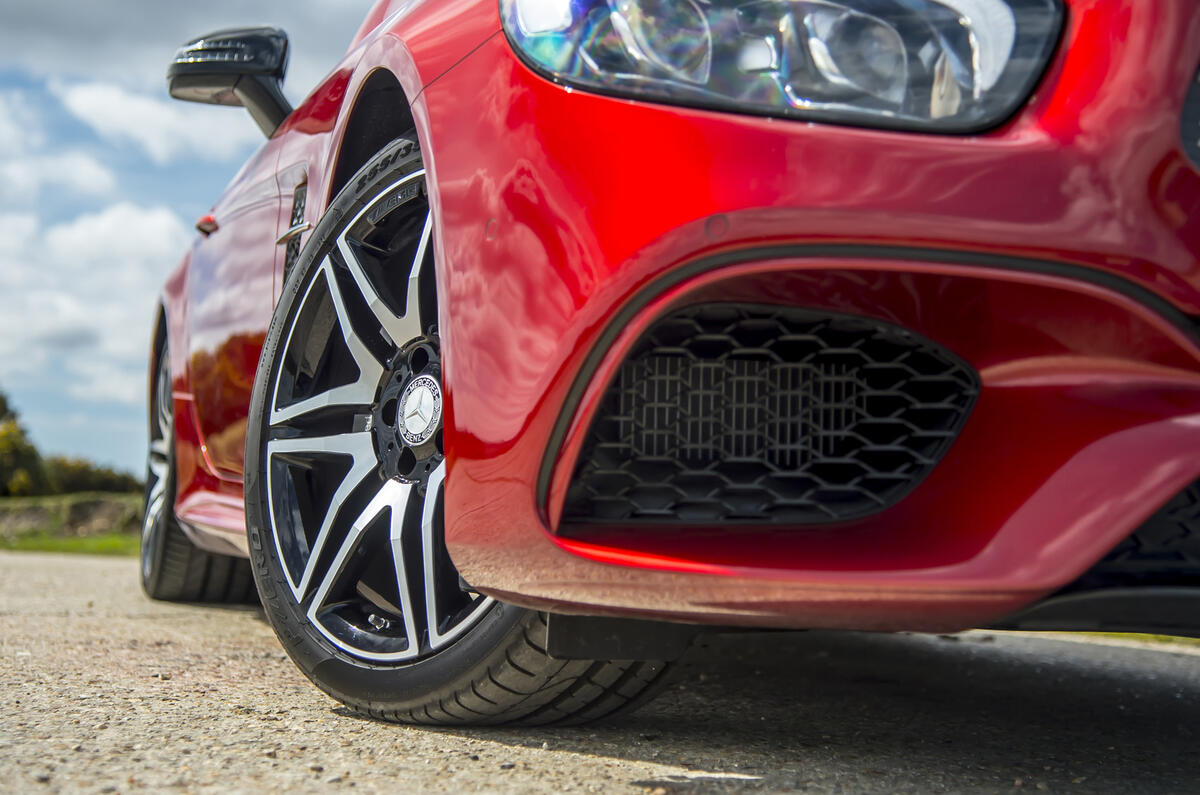 Mercedes-Benz SL air intake