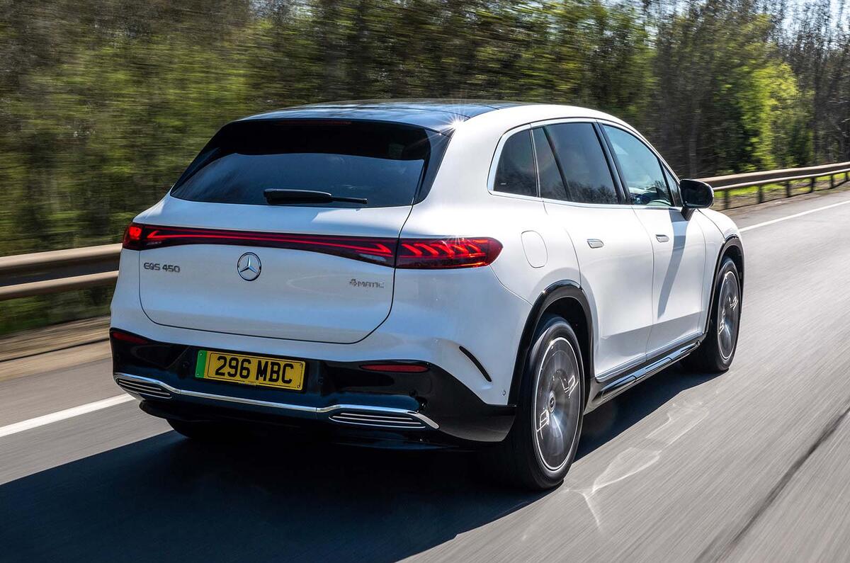 Mercedes EQS SUV trois quarts arrière premier essai routier