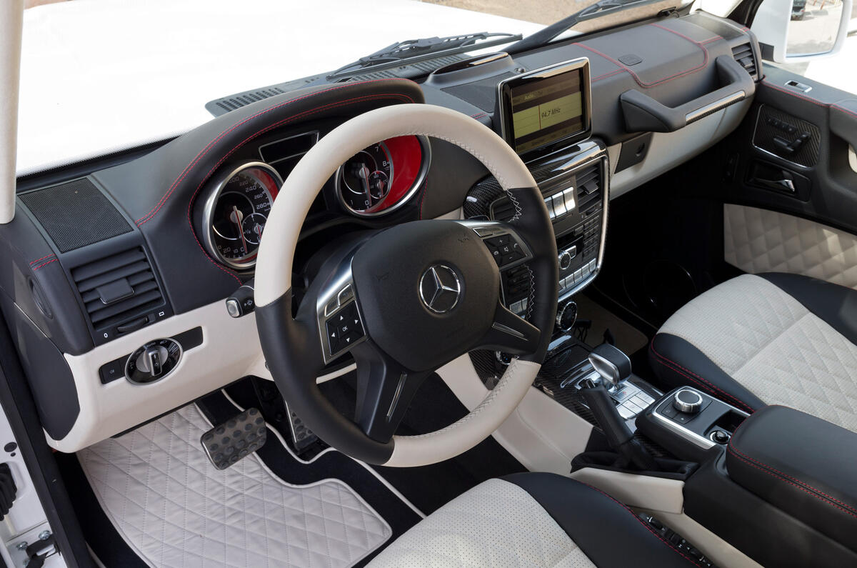 A look at the front of the Mercedes-AMG G 63 6x6 cabin