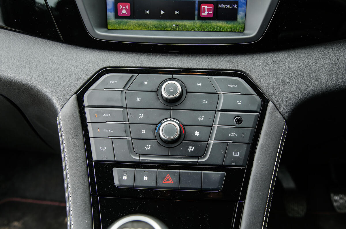 Mg Motor Gs Interior Autocar