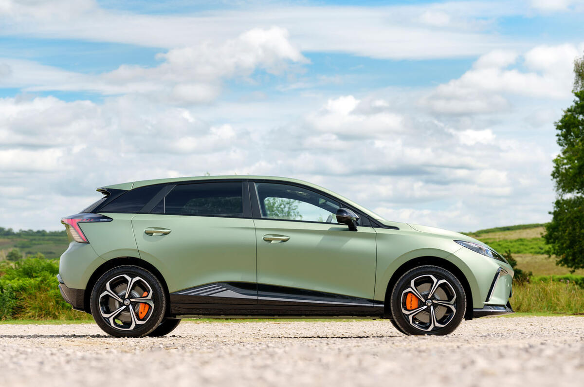 MG4 X Power avis 202319 statique côté