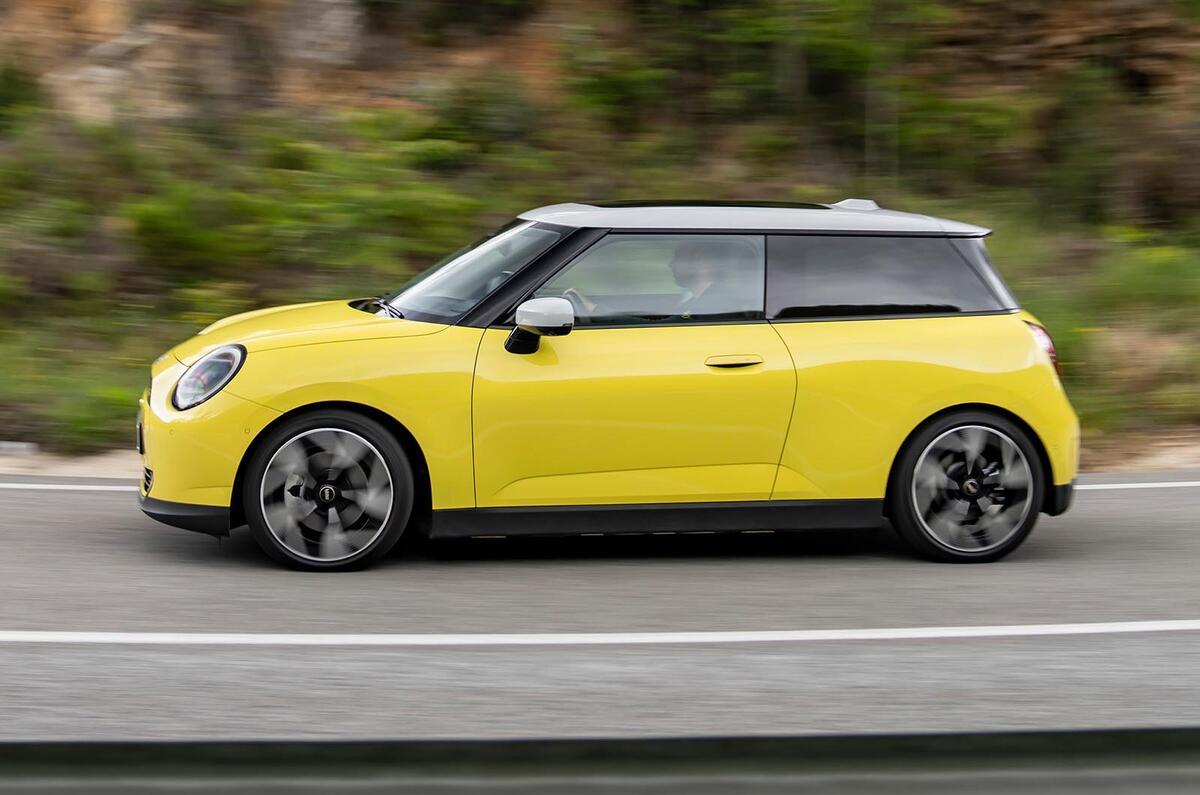 Mini Cooper SE review | Autocar