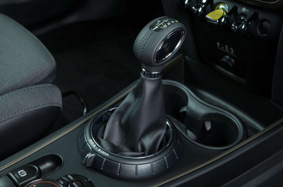 Mini Countryman S E All4 automatic gearbox