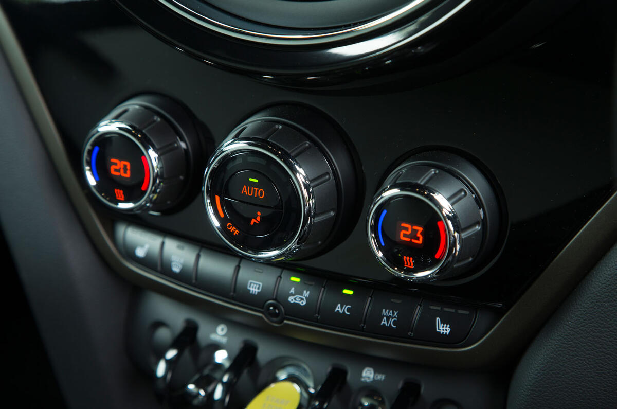 Mini Countryman S E All4 climate controls