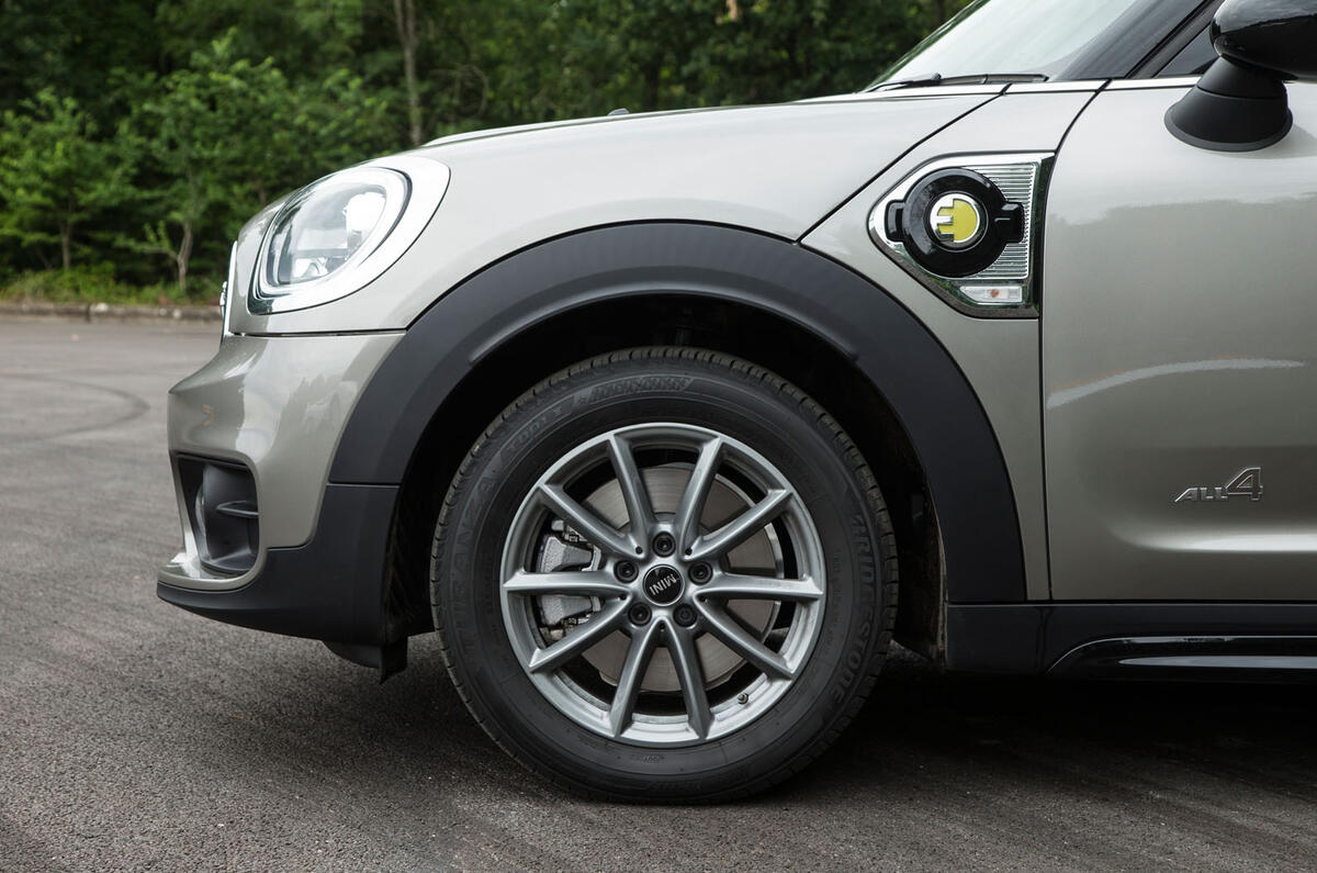 Mini Countryman S E All4 front end