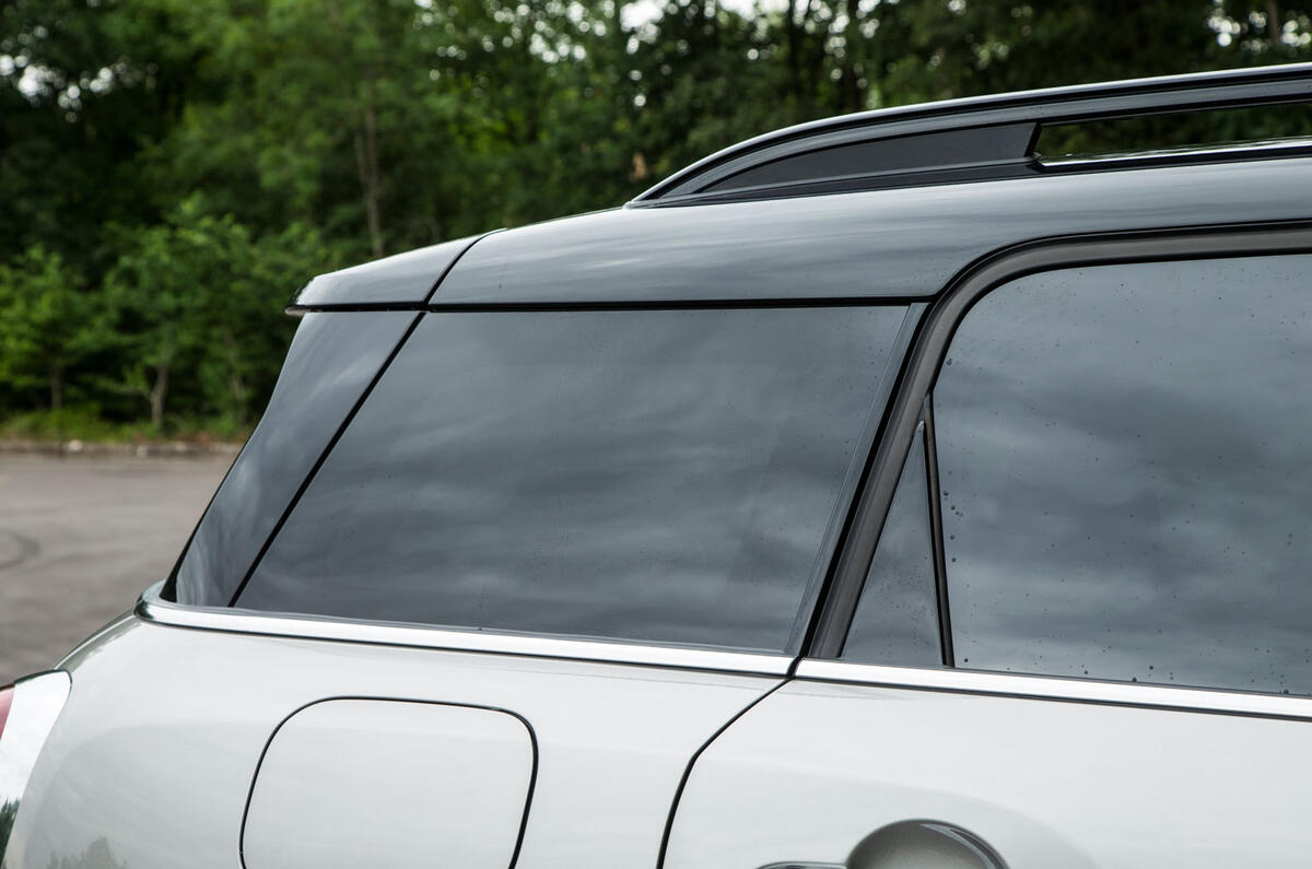 Mini Countryman S E All4 rear roofline