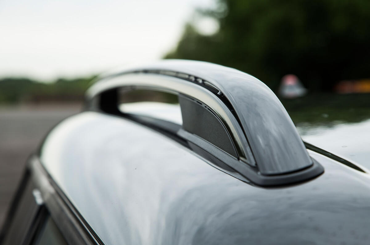 Mini Countryman S E All4 roof rails