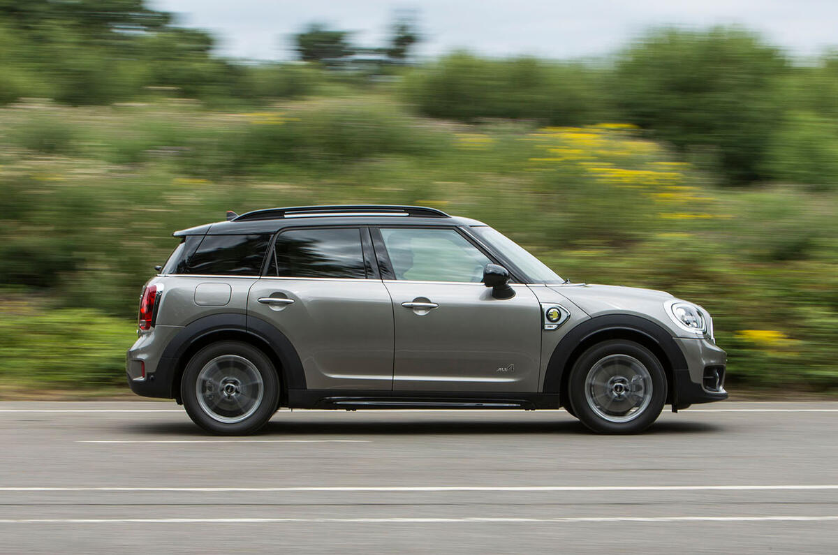 Mini Countryman S E All4 side profile