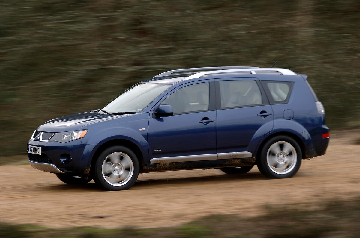 Mitsubishi Outlander 07 12 Review 21 Autocar