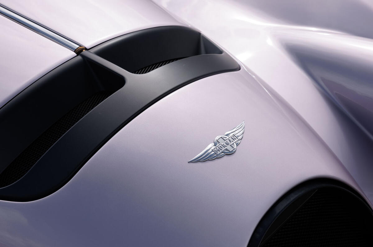 Morgan Supersport 2025 Review détail du capot 058