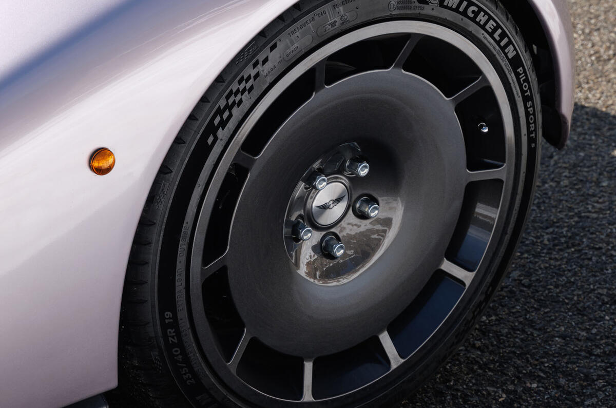 Morgan Supersport 2025 Review roue 062