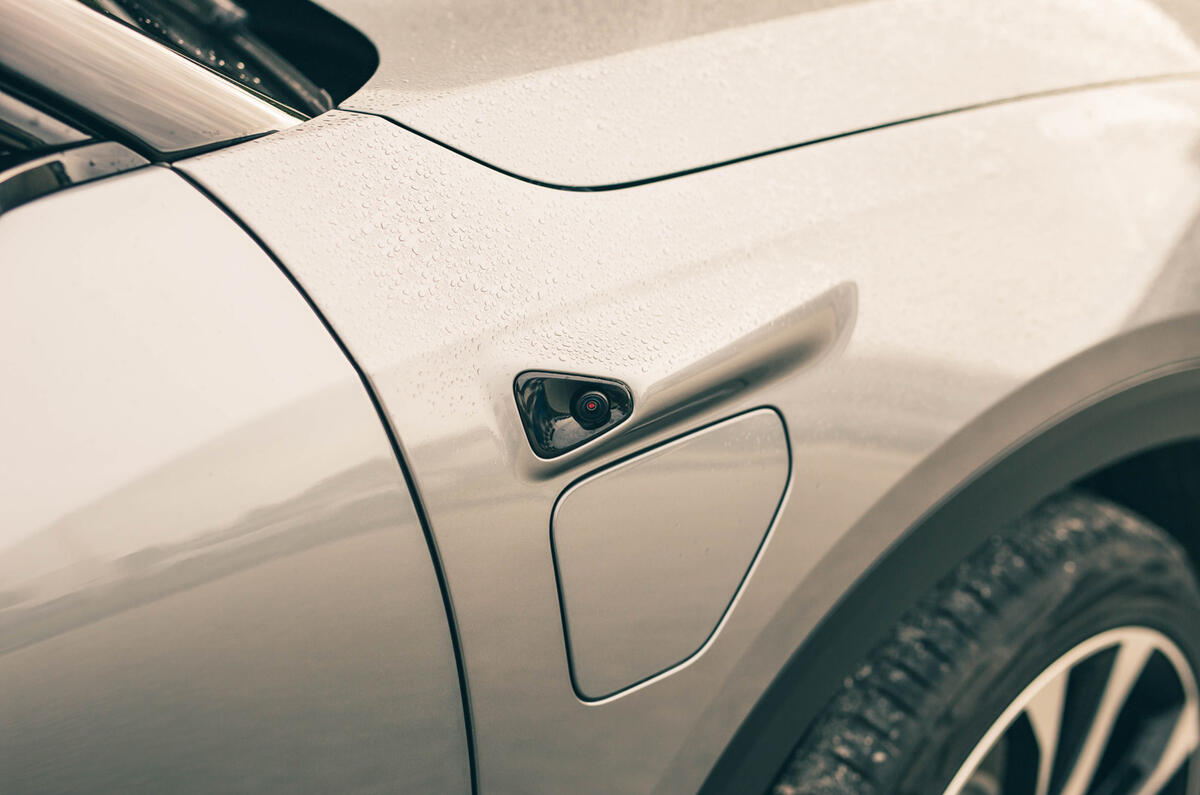 Nio EL8 Critique de la caméra ADAS