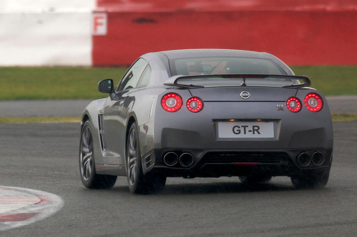 Nissan gtr 2007