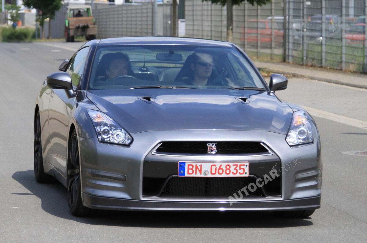 Nissan GT-R Spec-M: new pics