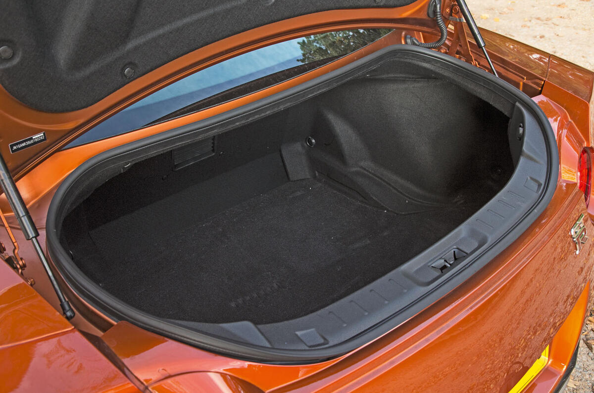 Nissan GT-R boot space