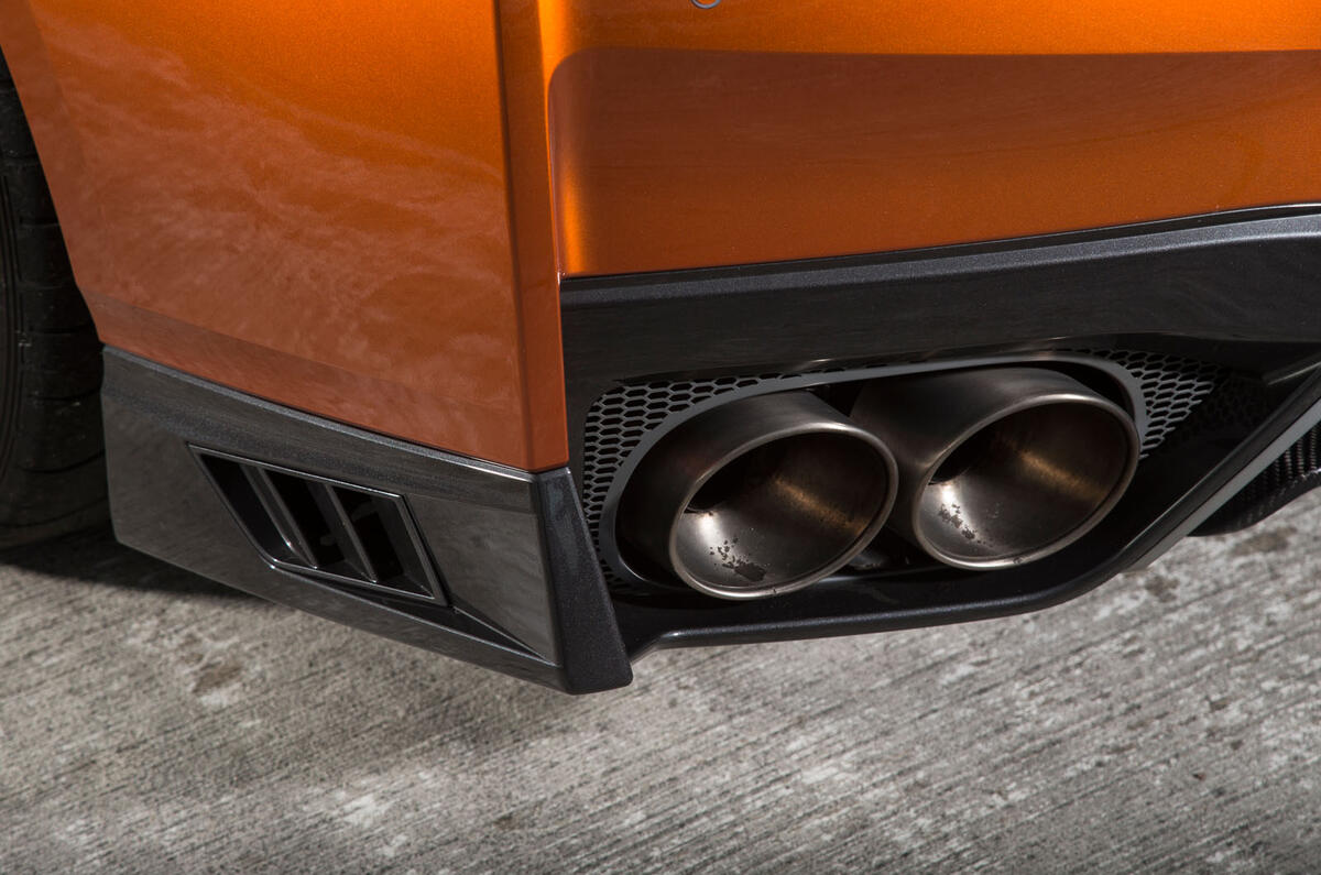 Nissan GT-R quad exhaust