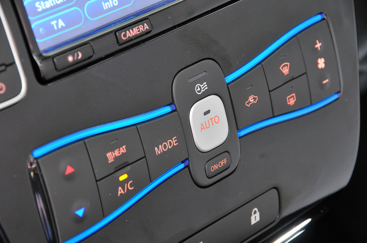 Nissan Leaf Range >> Nissan Leaf 2011-2017 interior | Autocar Nissan Leaf Range >> Nissan Leaf 2011-2017 interior | Autocar