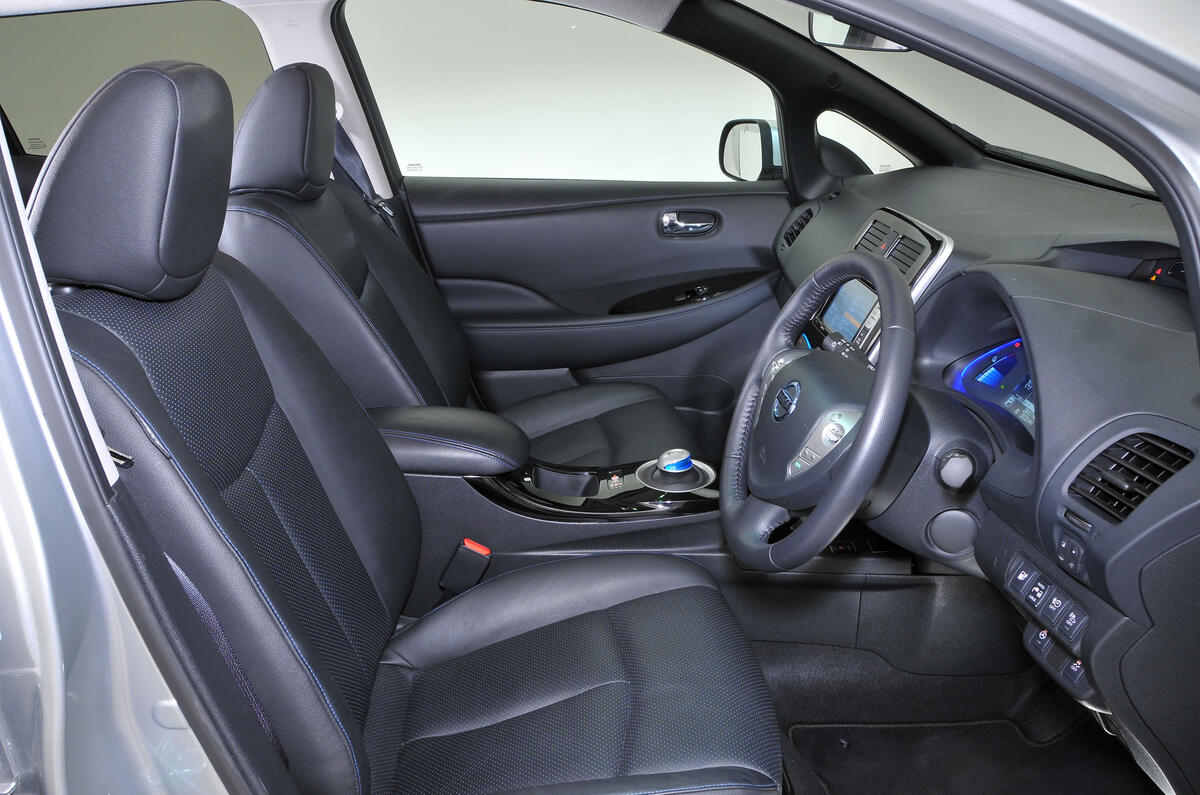 Nissan Leaf 2011-2017 interior | Autocar