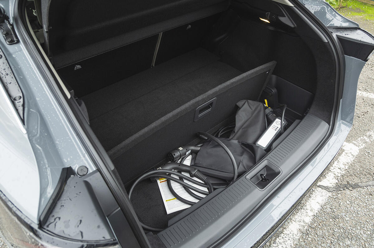 Nissan Ariya boot2