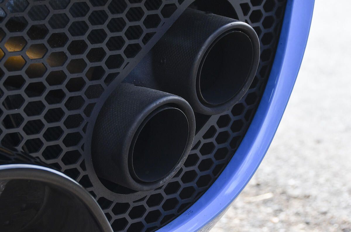noble m500 18 échappement