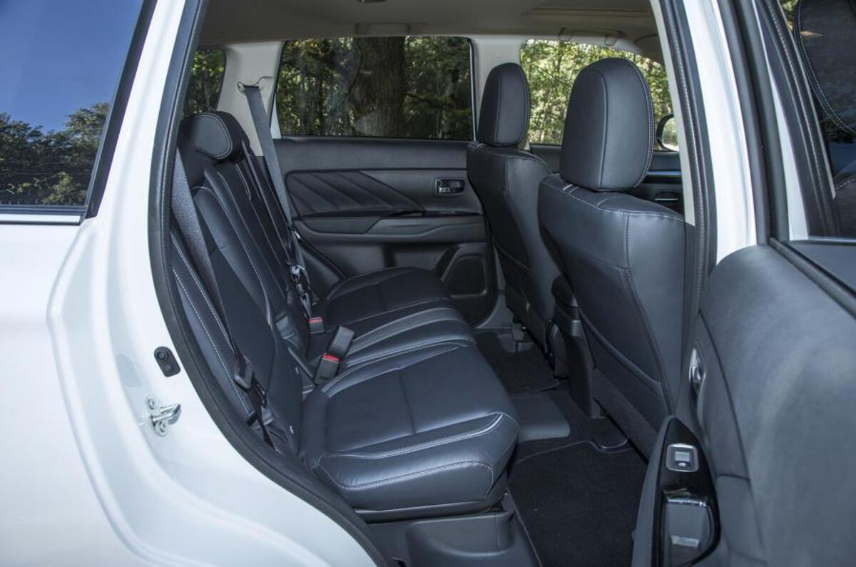 Mitsubishi Outlander PHEV Review (2021) Autocar