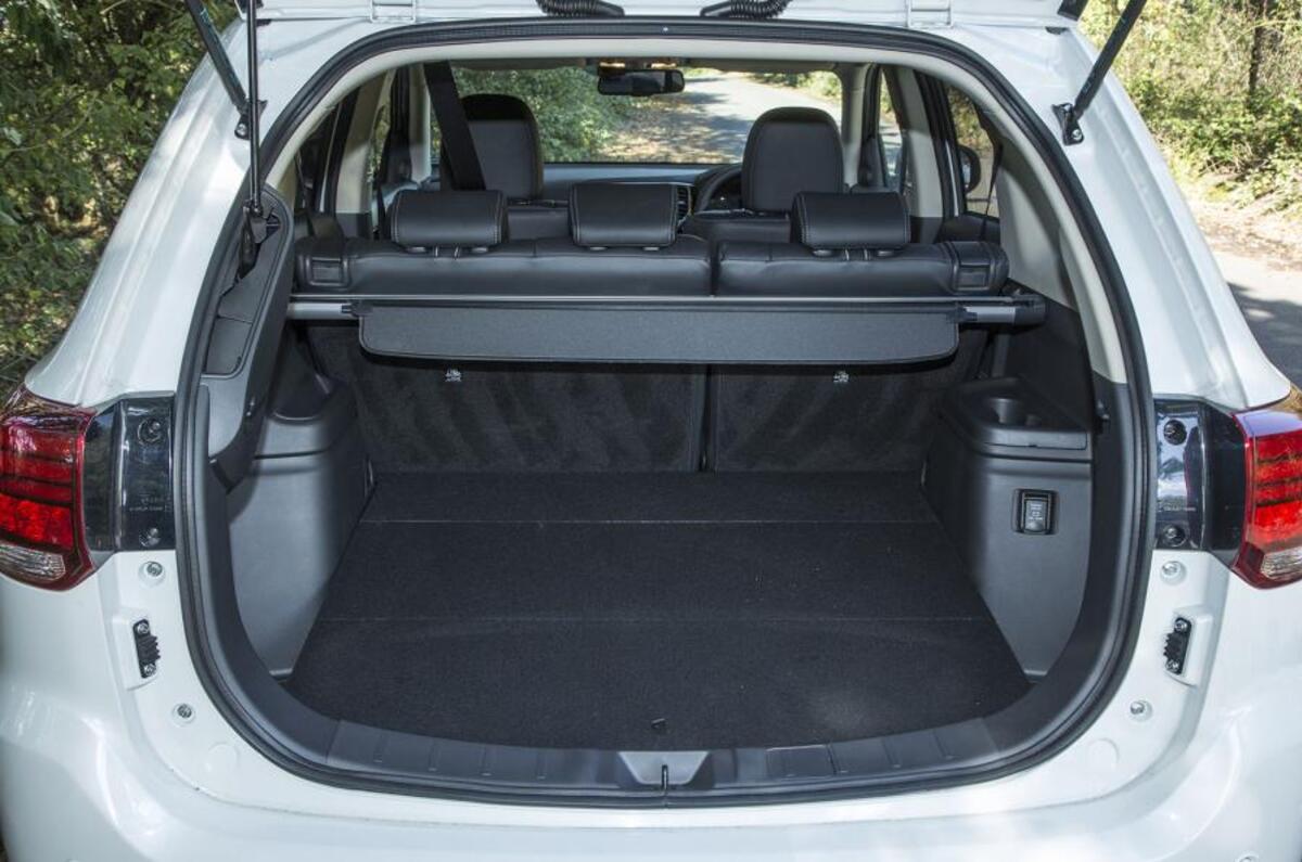 Mitsubishi Outlander PHEV boot space