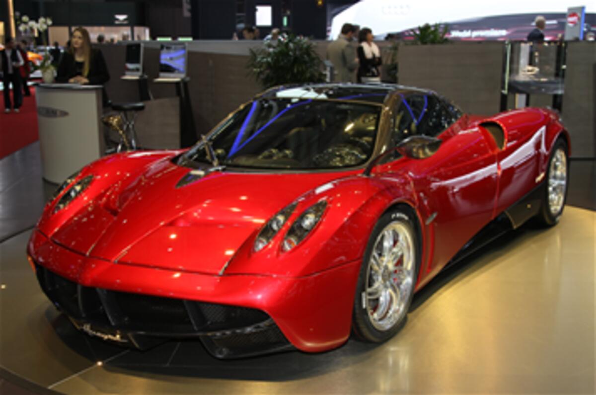 Pagani plans Huayra roadster