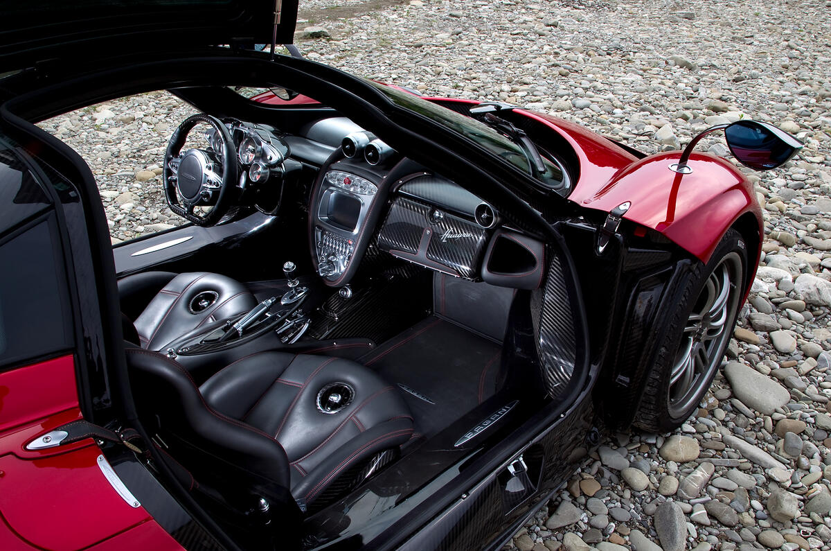 Pagani Huayra interior