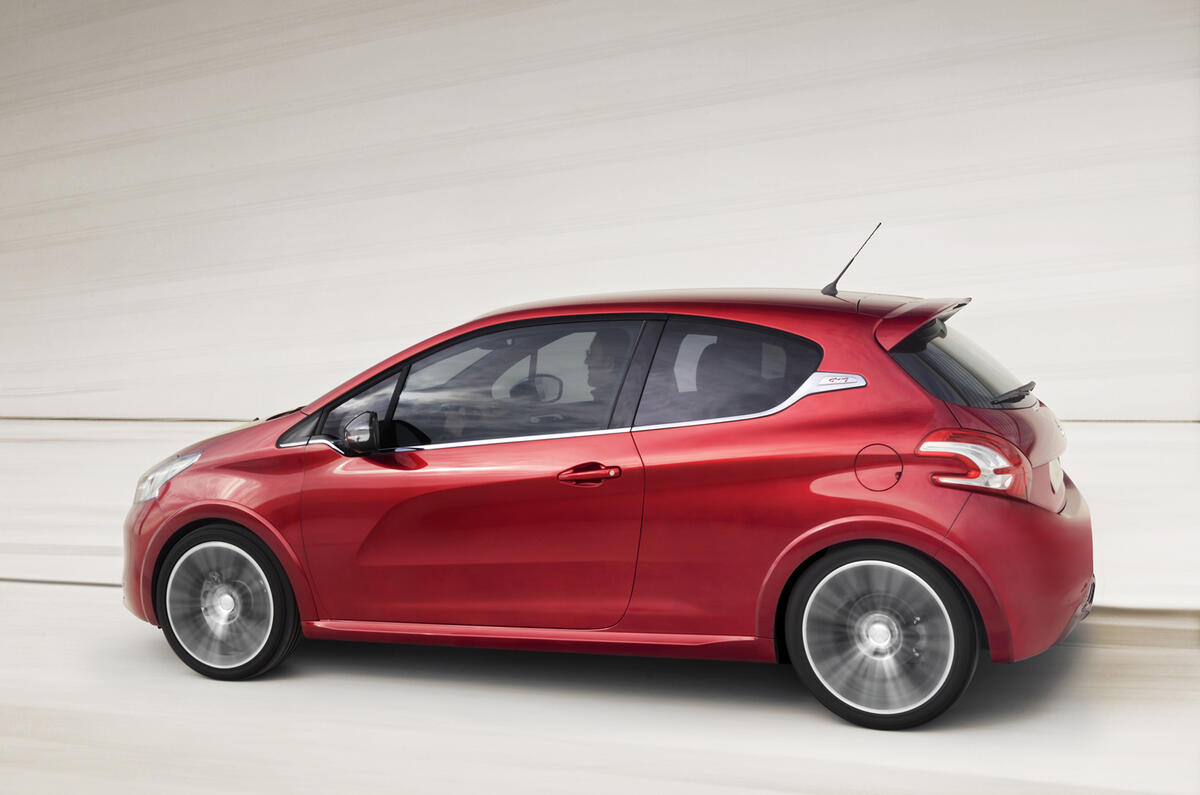 Пежо 208 gt