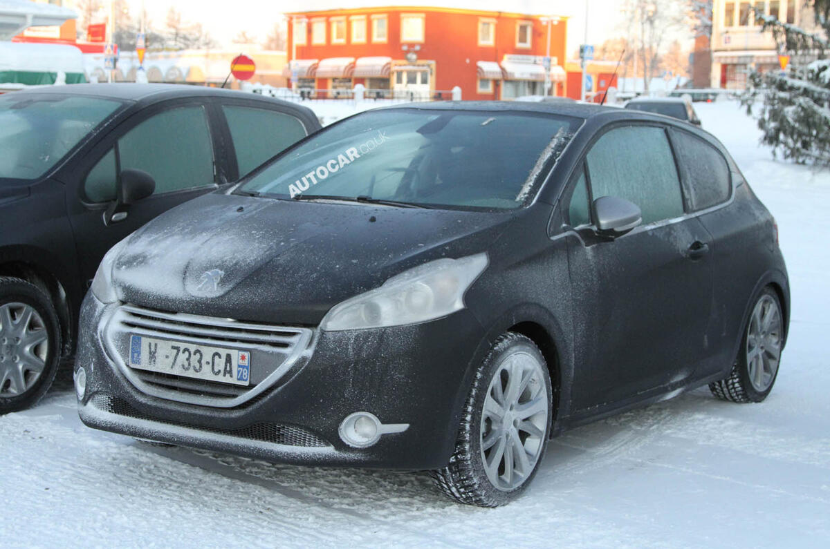 Spy pictures: Peugeot 208 GTI