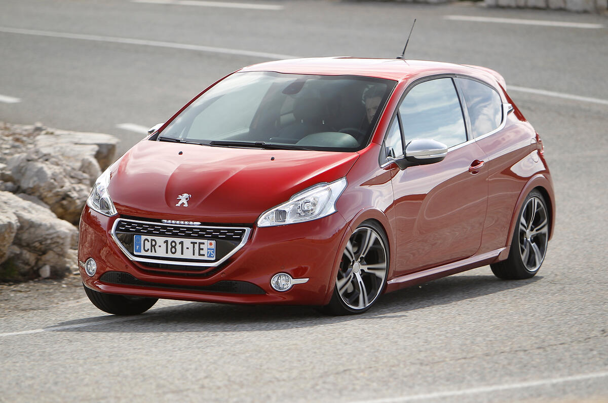Peugeot GTi ( 208 gti Peugeot GTi (