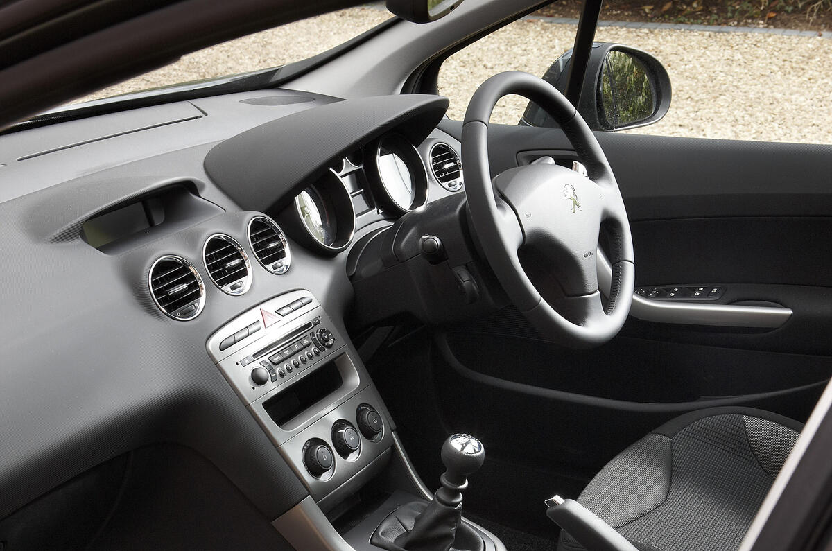 Peugeot 308 2007-2013 interior | Autocar Peugeot 308 2007-2013 interior | Autocar