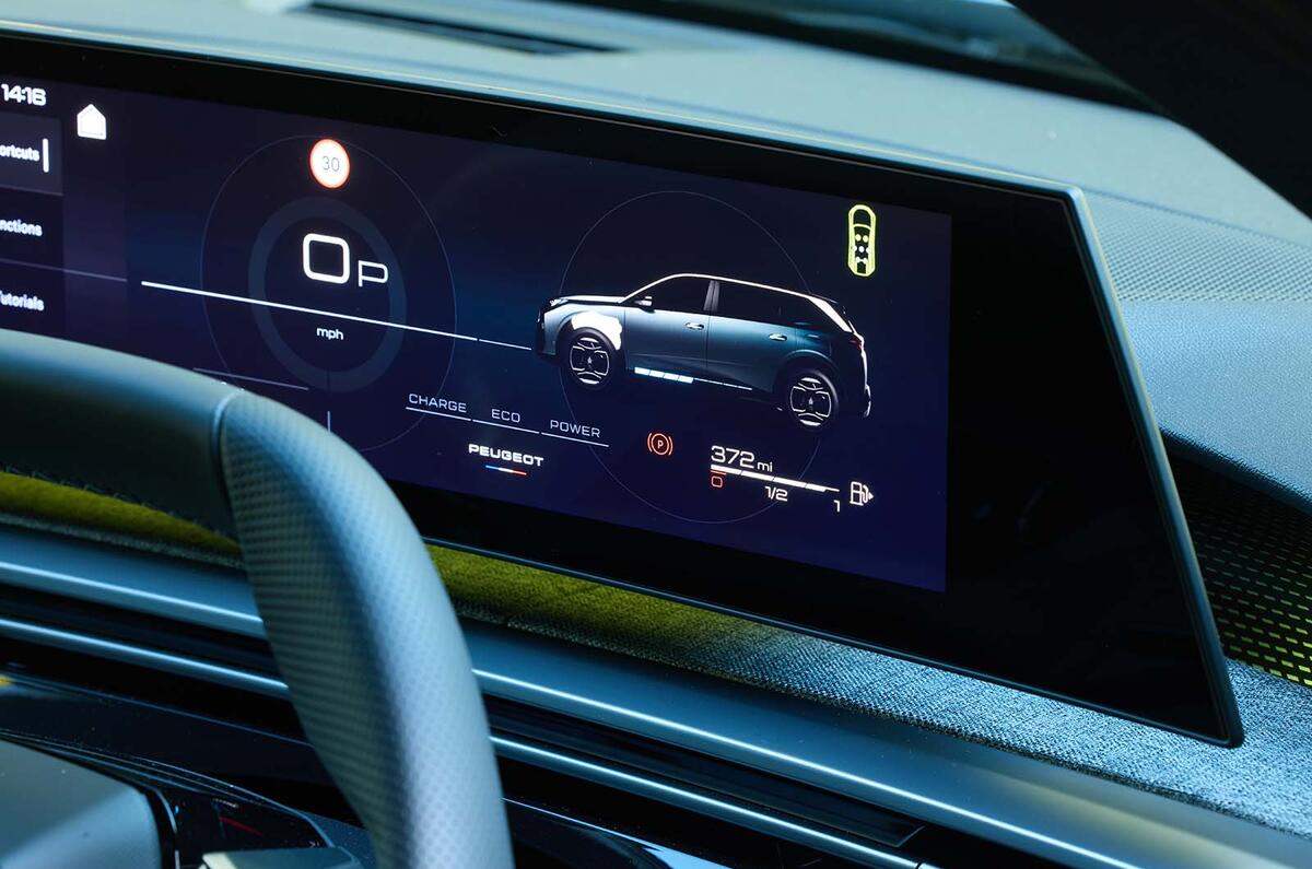 Peugeot 5008 hybrid écran intérieur