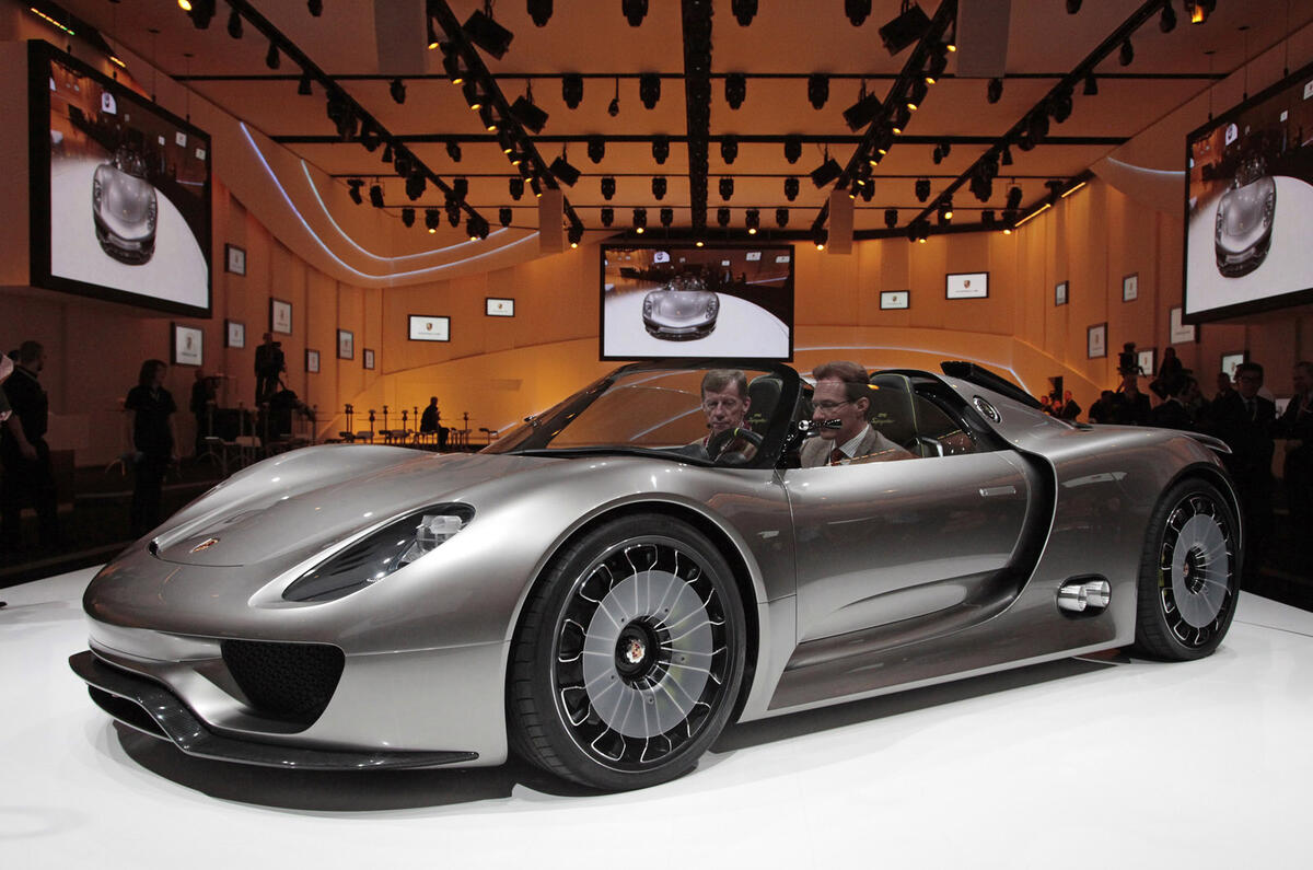 Porsche 918 set to race