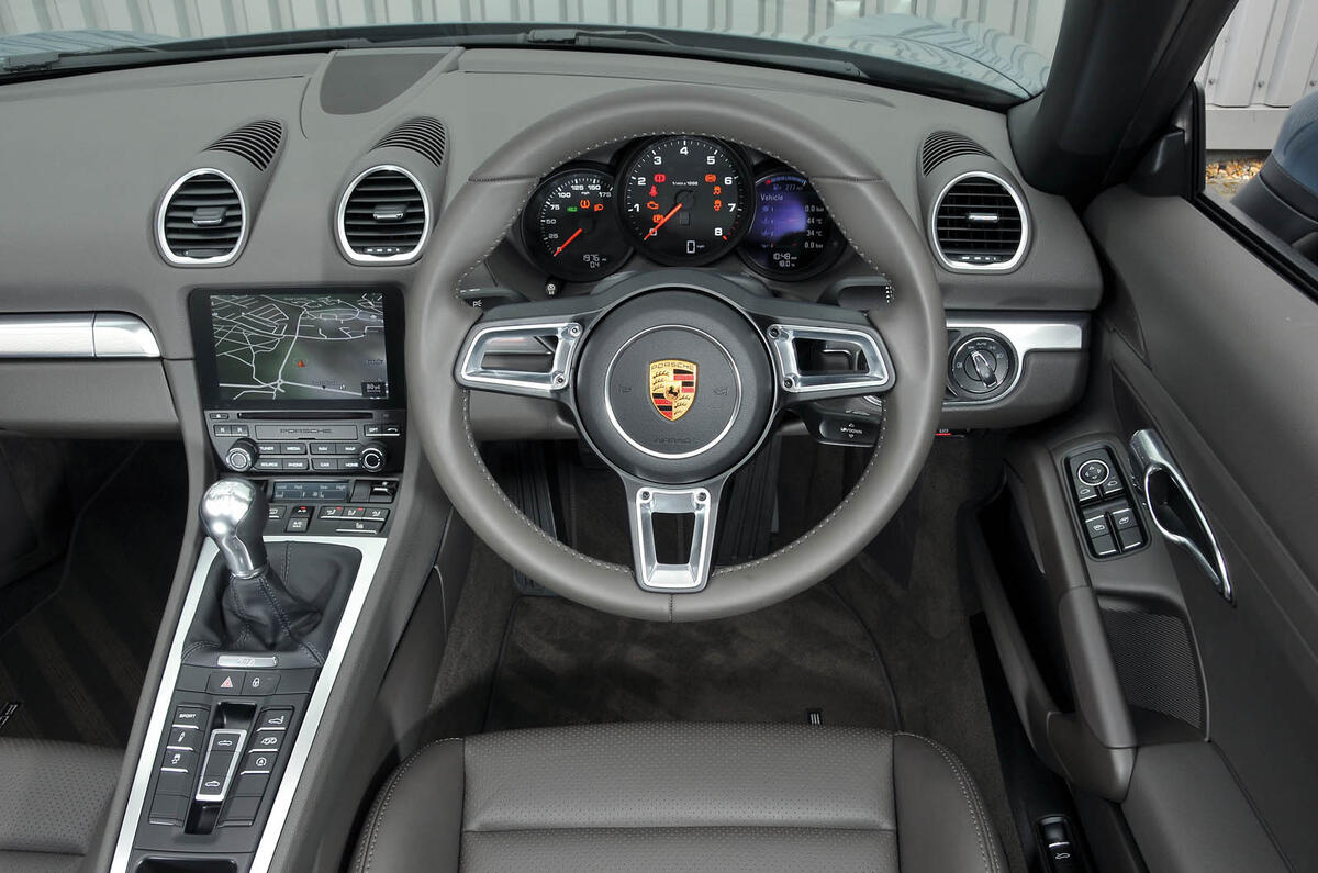 Porsche 718 Boxster dashboard