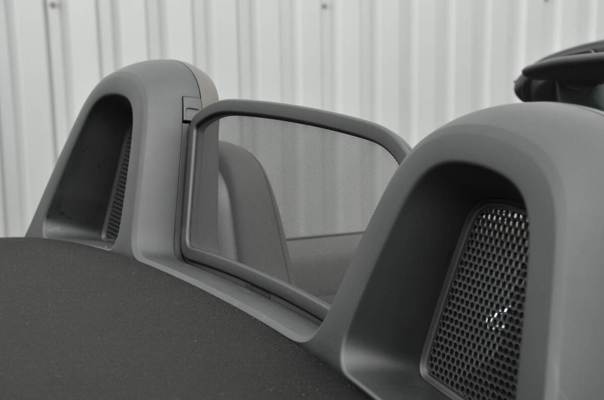 Porsche 718 Boxster wind deflector