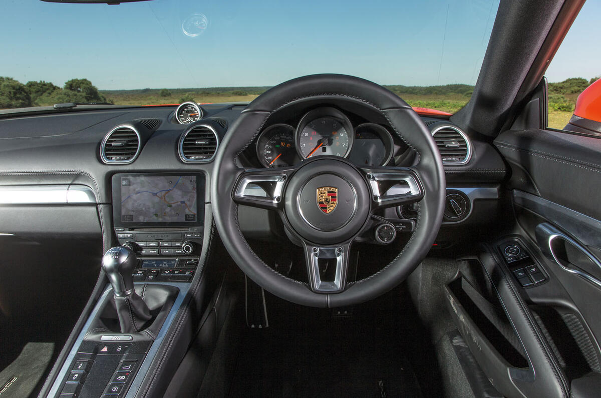Porsche 718 Cayman dashboard
