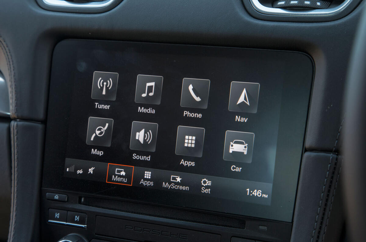 Porsche 718 Cayman infotainment