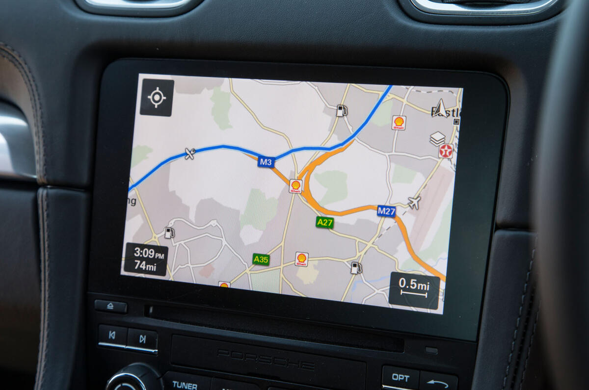 Porsche 718 Cayman sat nav