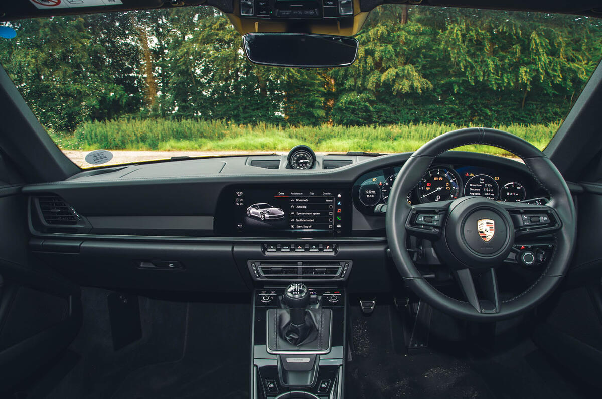 porsche 911 carerra t review 2023 09 dash