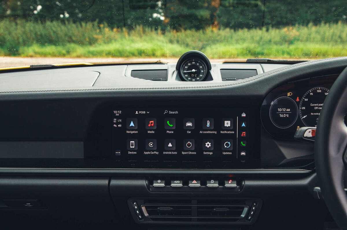 porsche 911 carerra t review 2023 16 screen