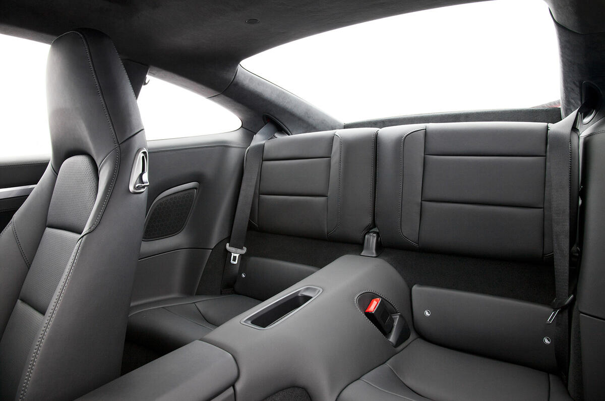 911 rear seats