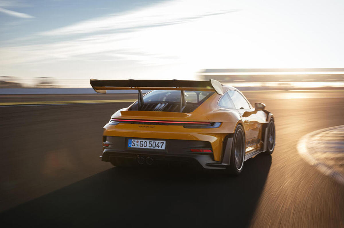 porsche 911 gt3 rs 03 back tracking