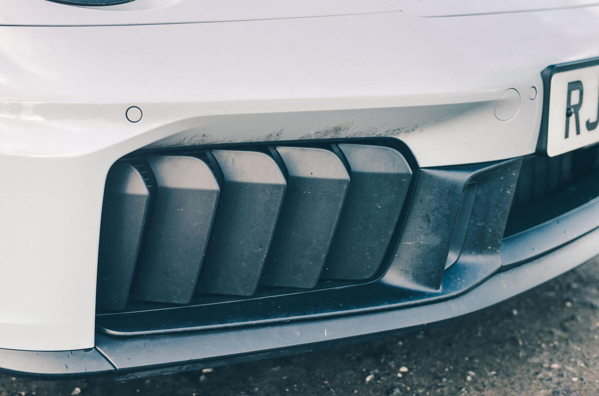 porsche 911 gts 992.2 2025 prises d'air 6
