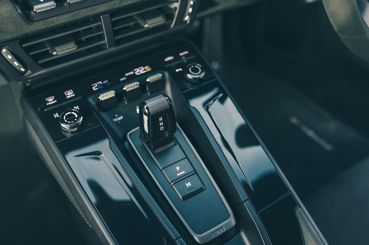 porsche 911 gts 992.2 2025 sélecteur de conduite 42